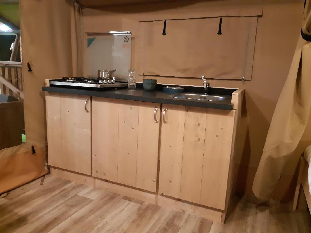 Tente Familiale Au Camping Hautoreille Bannes  Екстериор снимка